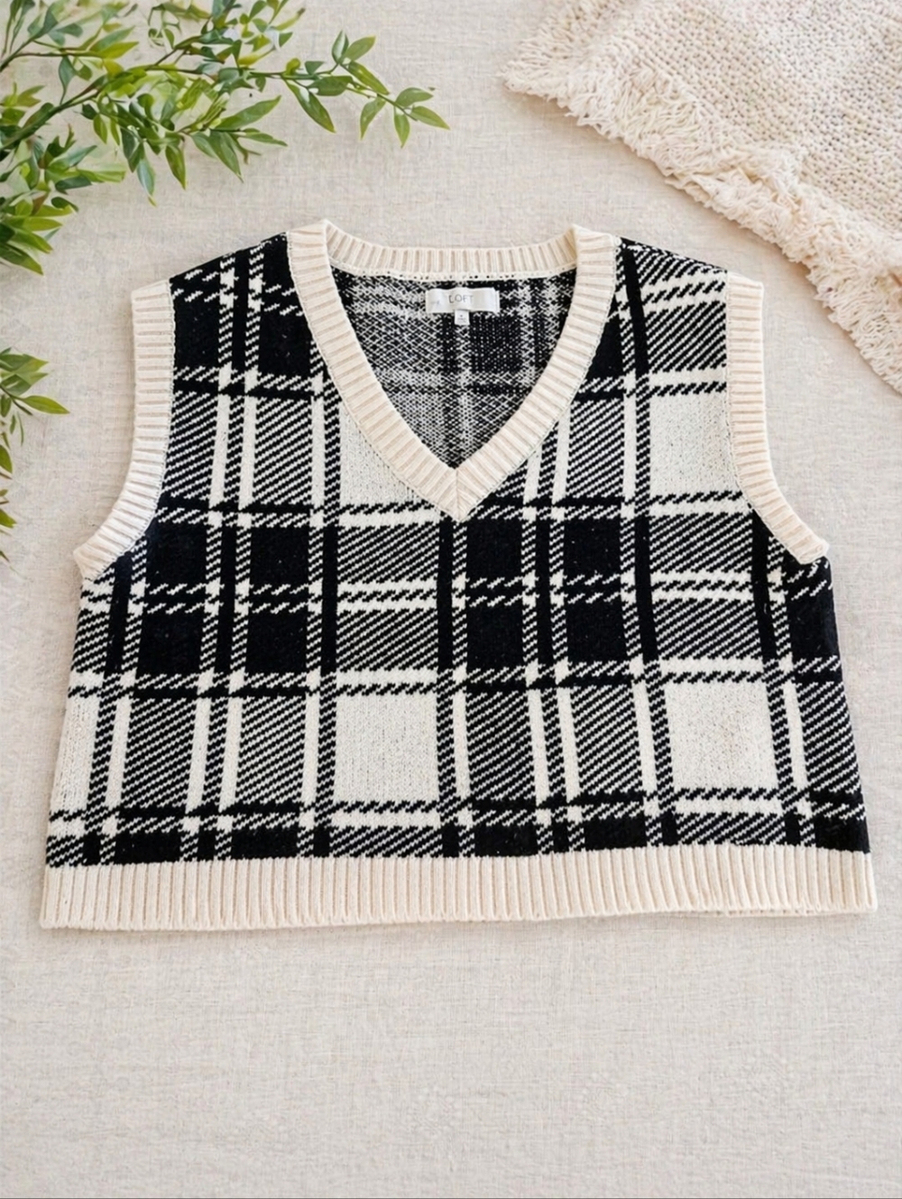 Hollister California College Style Sweater Vest Size Medium